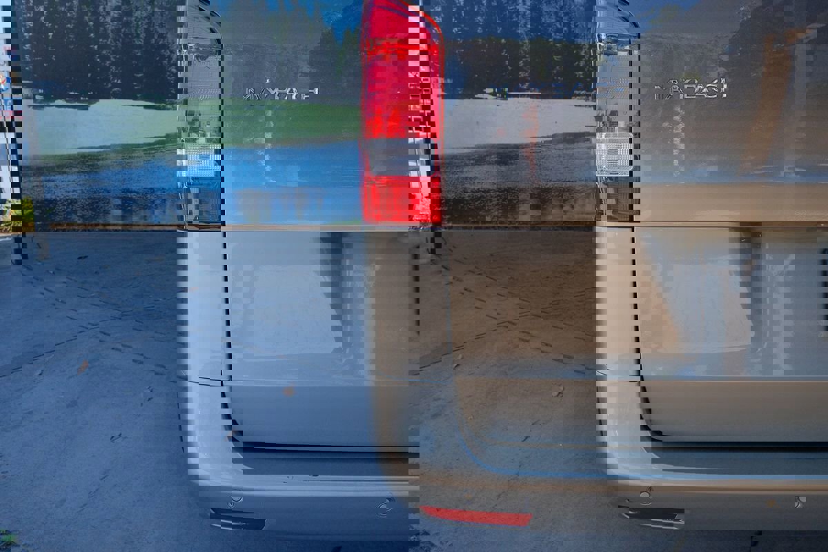 Used 2018 Mercedes-Benz Metris Passenger image 32