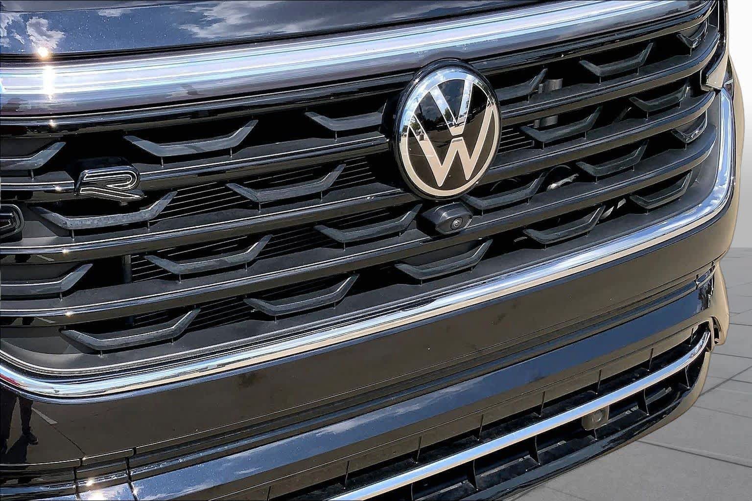 Used 2025 Volkswagen Atlas SEL Premium R-Line AWD/4WD image 32