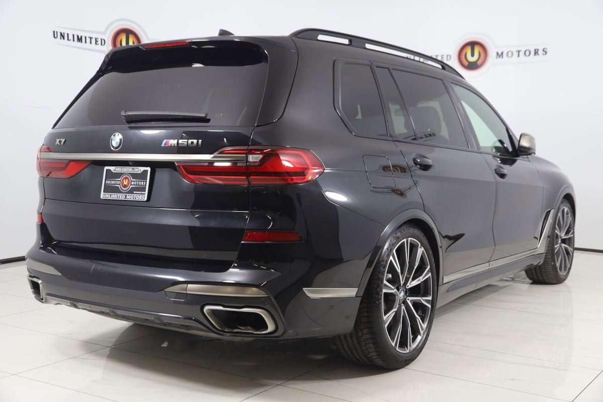 Used 2022 BMW X7 M50i w/ Executive Package image 3