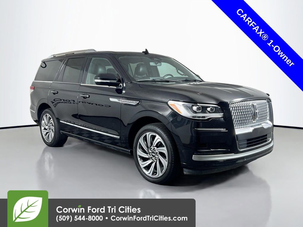 Used 2024 Lincoln Navigator Reserve image 1