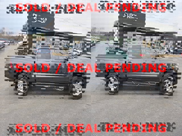 Used 2011 Toyota Tacoma 4x4 Double Cab w/ TRD Sport Pkg w/JBL Audio image 6