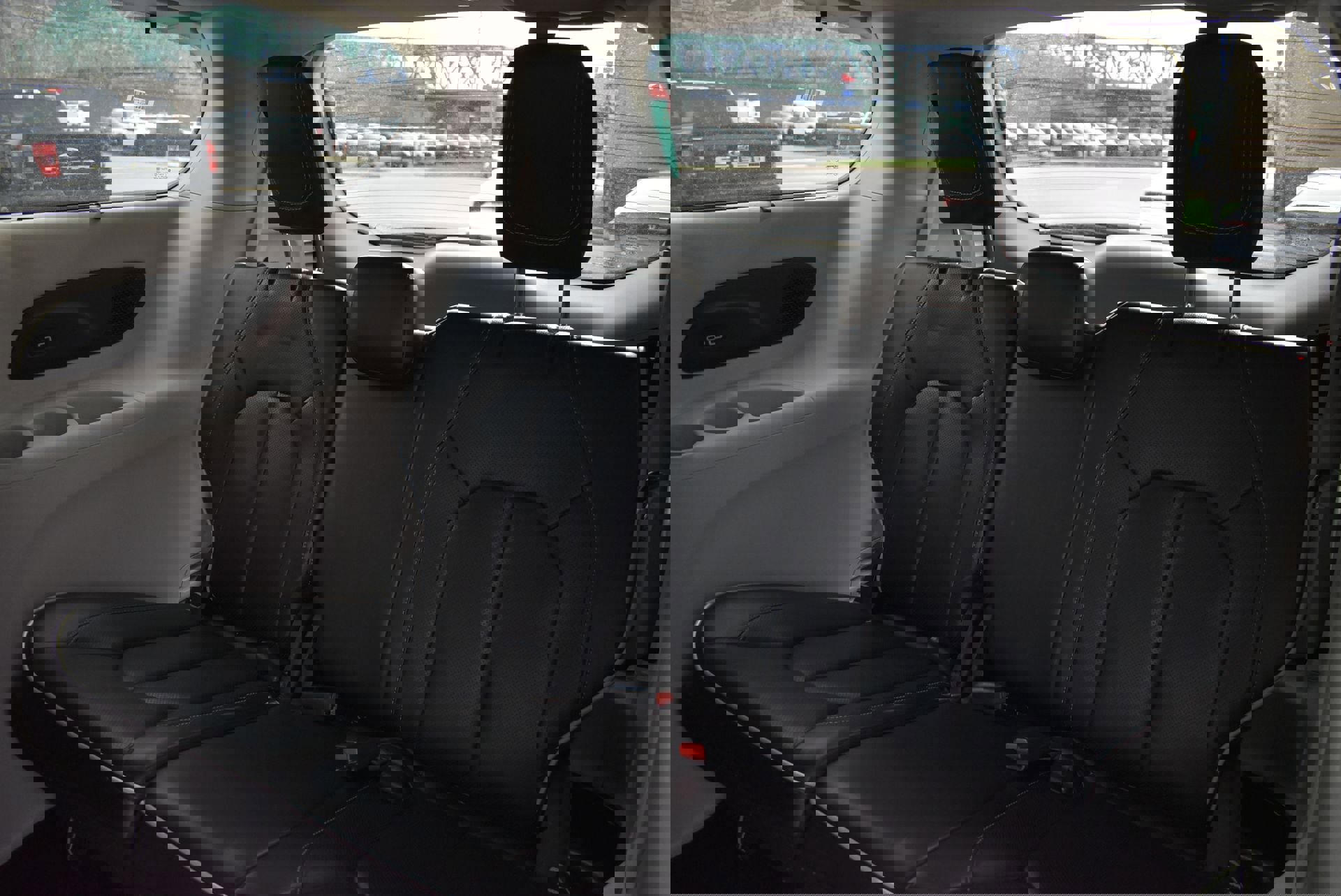 Used 2023 Chrysler Pacifica Limited image 18