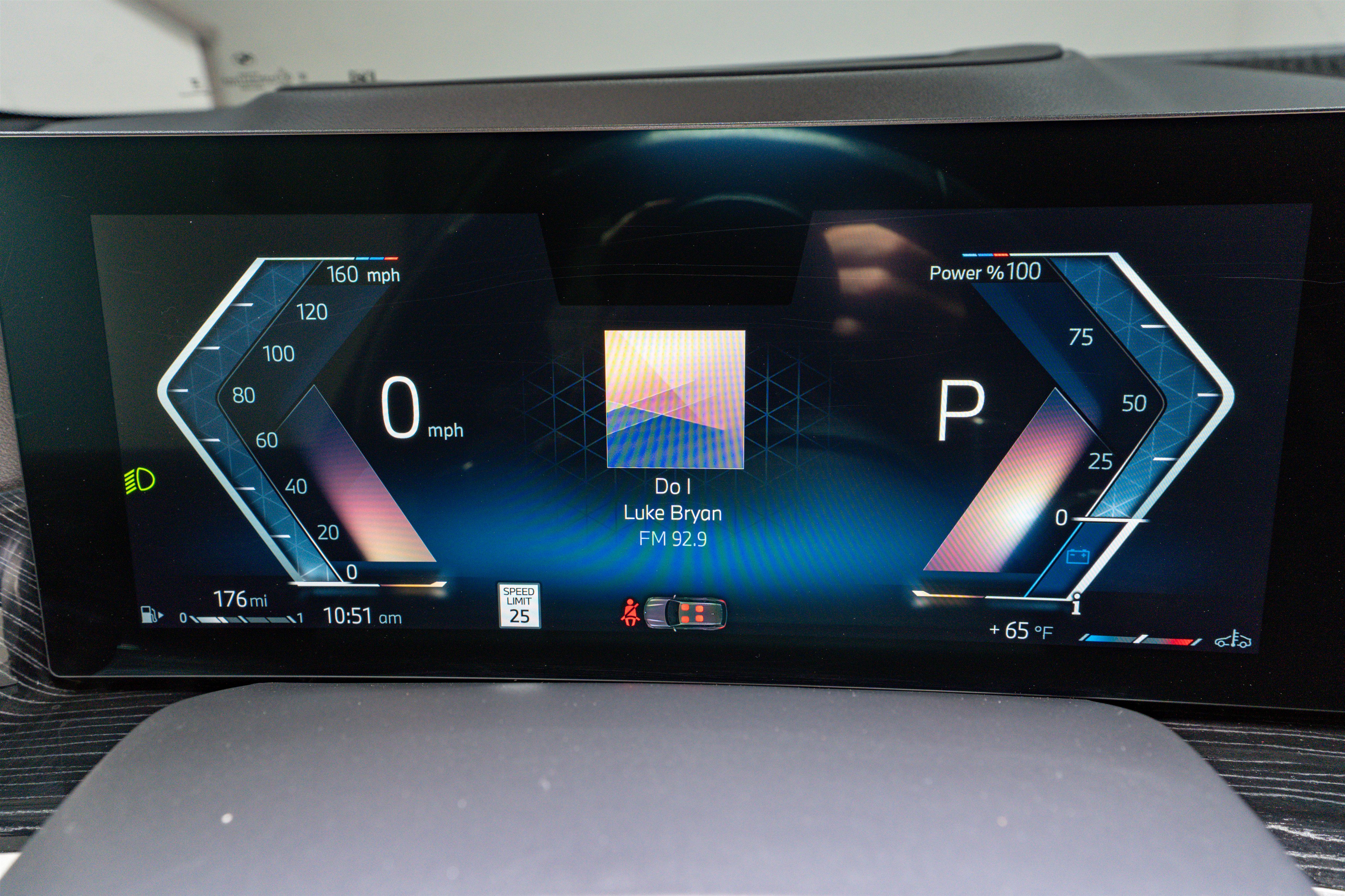 Used 2024 BMW X7 xDrive40i w/ M Sport Package image 25