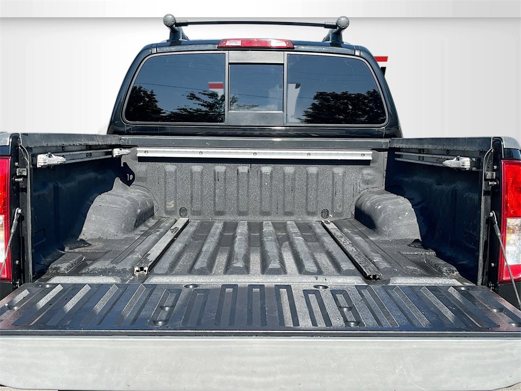 Used 2021 Nissan Frontier PRO-4X w/ Pro-4x Utility Package image 25