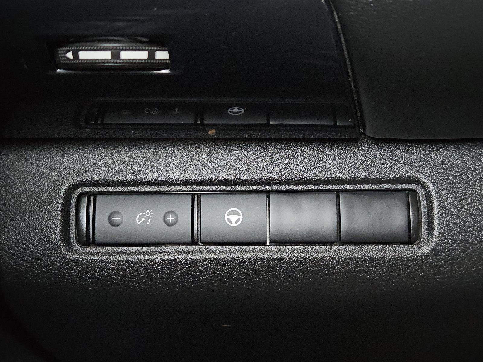 Used 2024 Nissan Pathfinder SV image 18