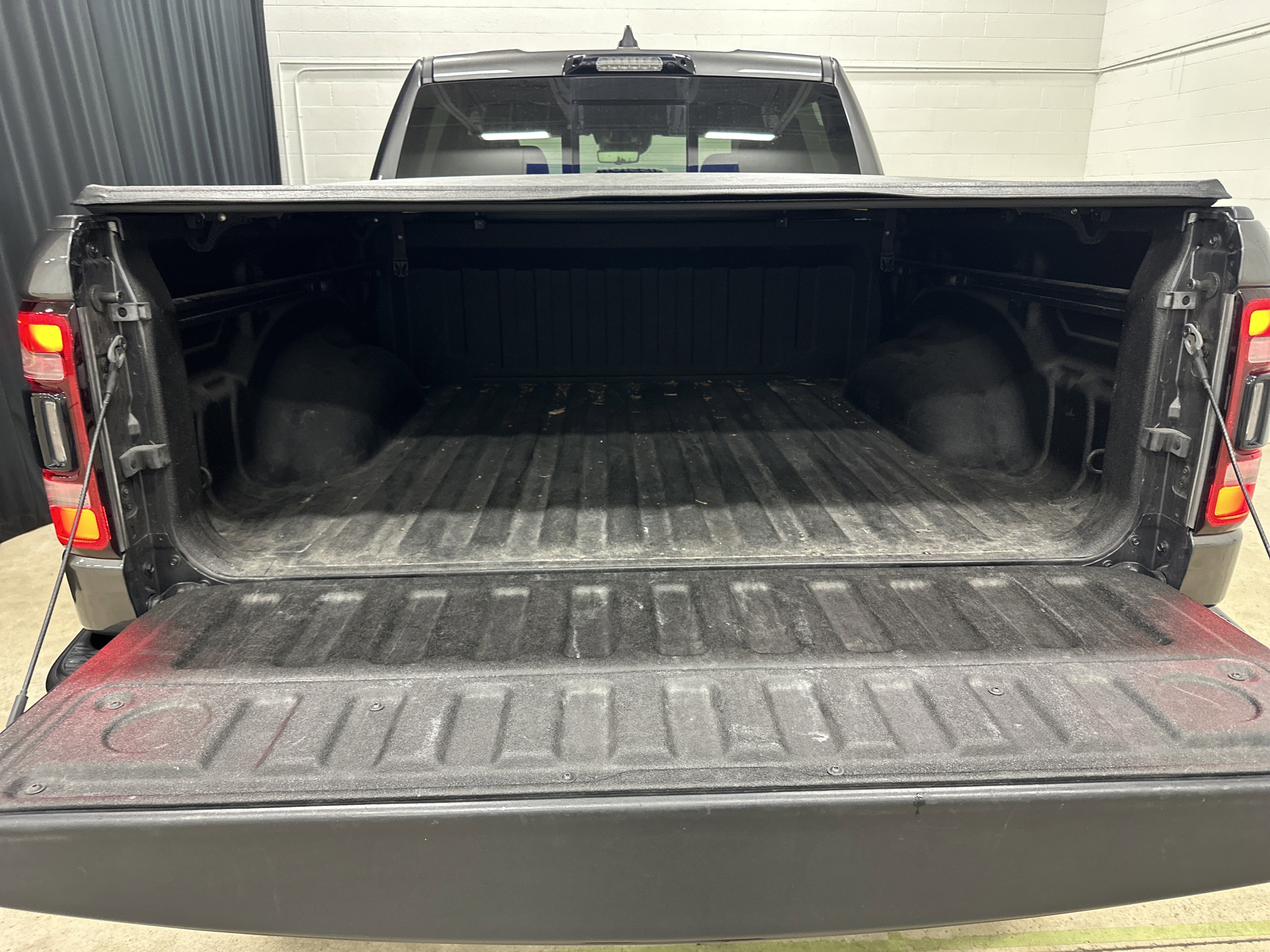 Used 2022 RAM 1500 Limited AWD/4WD image 32