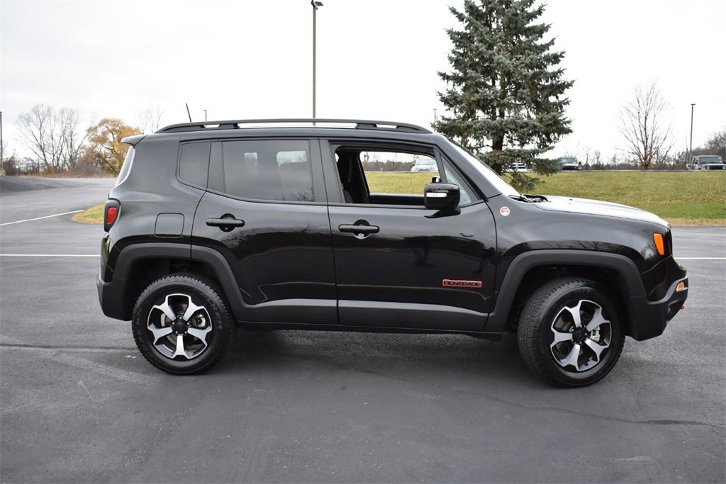 Used 2022 Jeep Renegade Trailhawk w/ Trailer Tow Group image 5