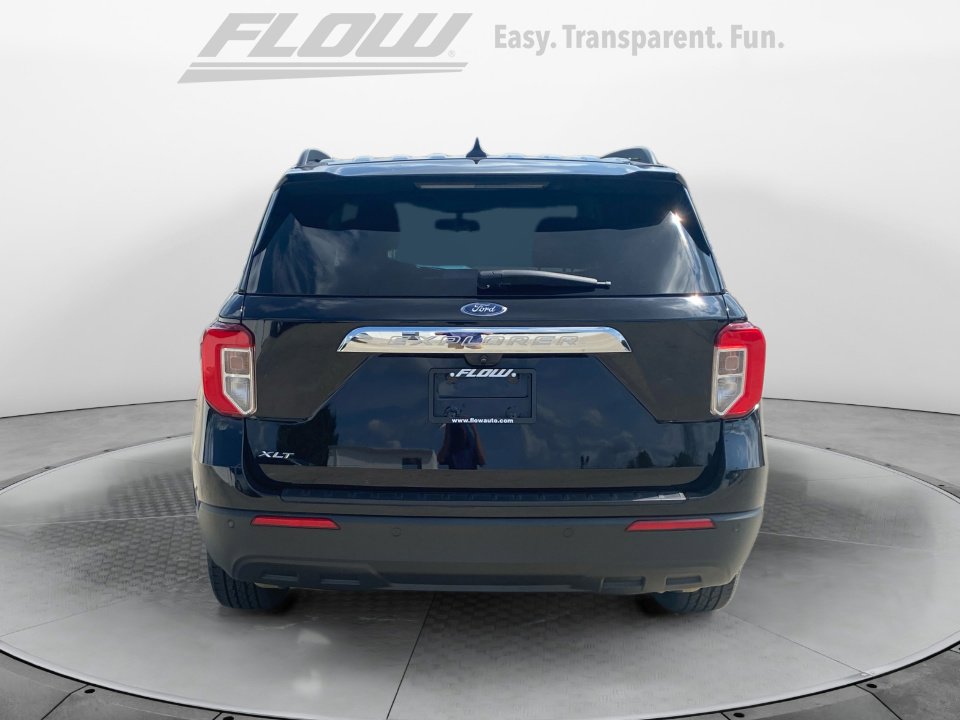 Used 2022 Ford Explorer XLT image 7