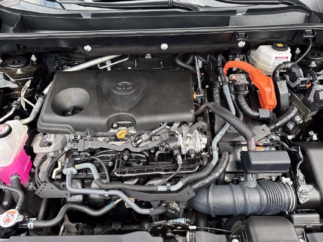 Used 2022 Toyota RAV4 LE AWD/4WD image 23