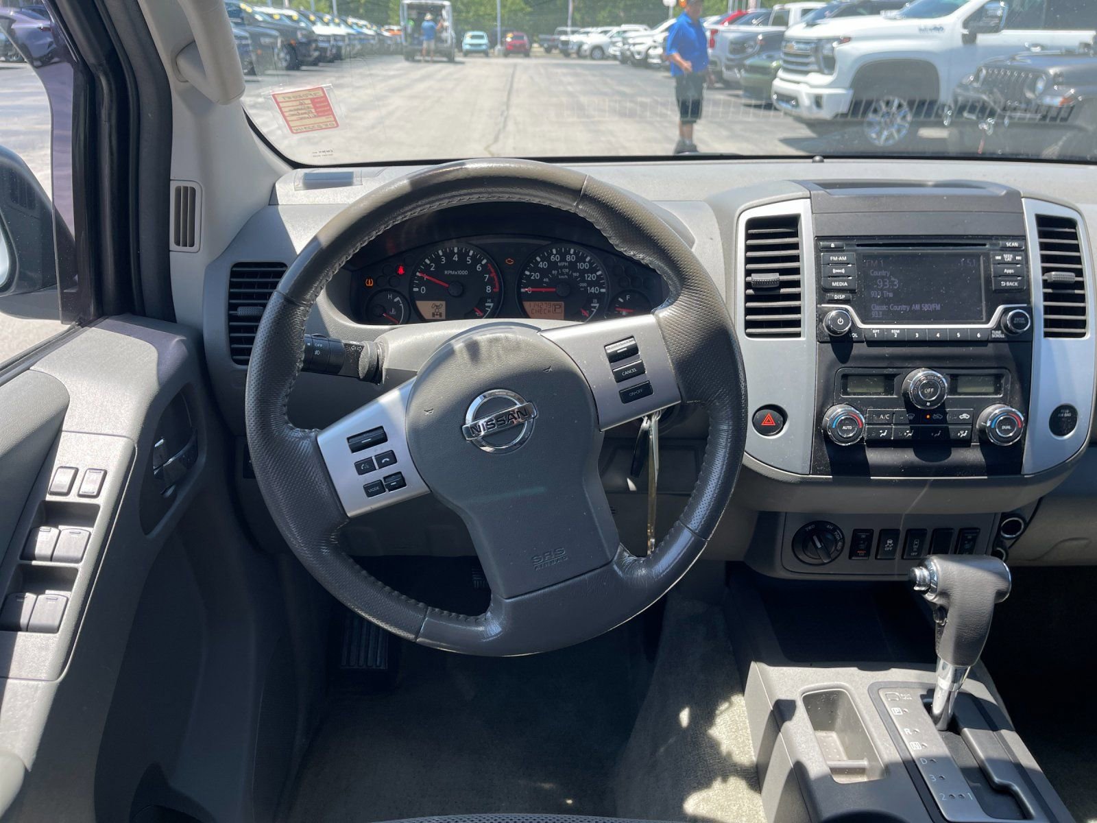 Used 2016 Nissan Frontier SV w/ SV Value Truck Package AWD/4WD image 16