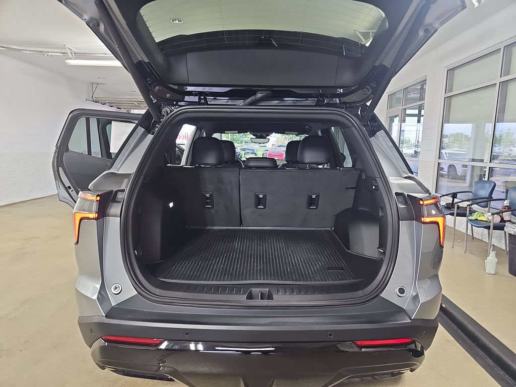 Certified 2025 Chevrolet Equinox RS w/ Safety and Technology Package AWD/4WD image 15