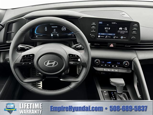 New 2025 Hyundai Elantra Sport FWD image 17