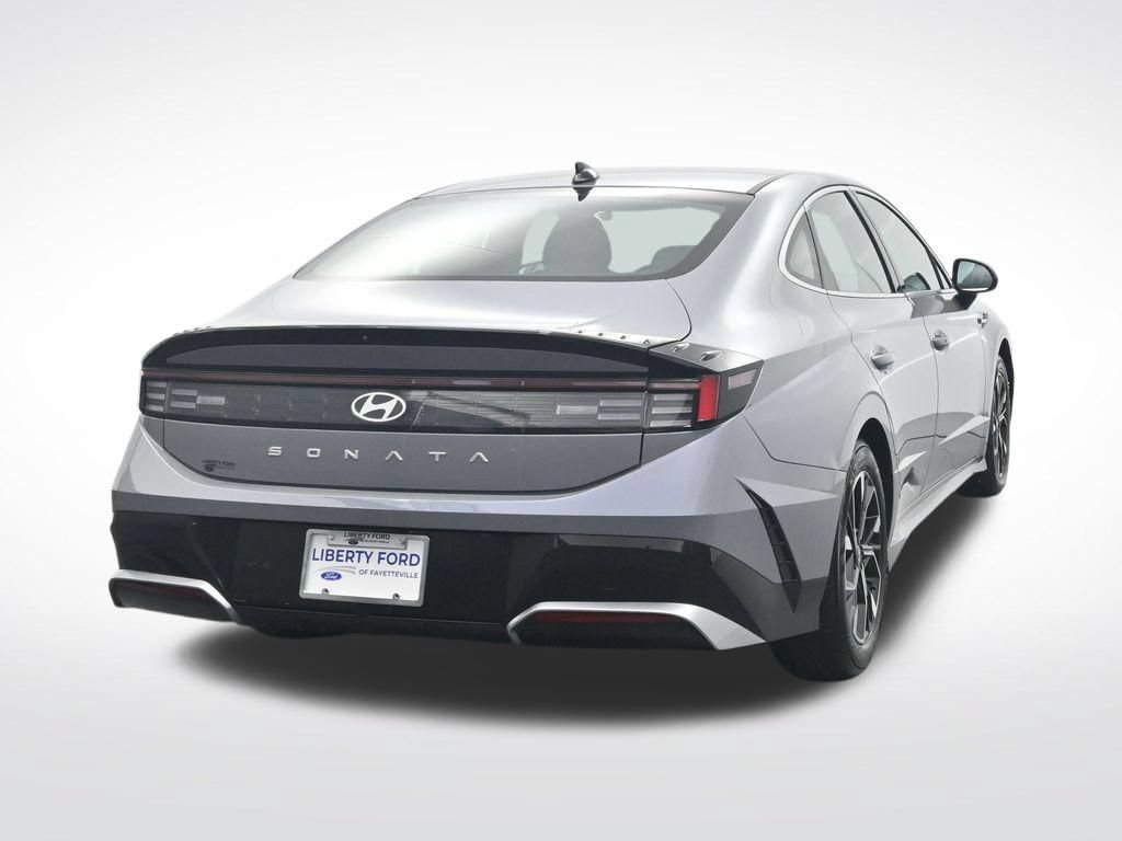 Used 2025 Hyundai Sonata SEL FWD image 7