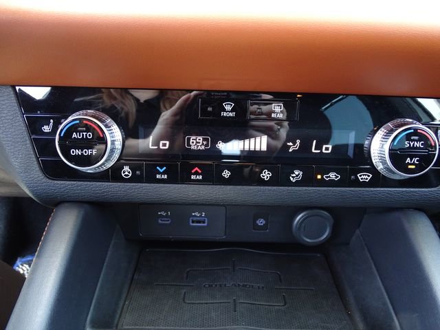 Used 2023 Mitsubishi Outlander SEL 40th Anniversary AWD/4WD image 12