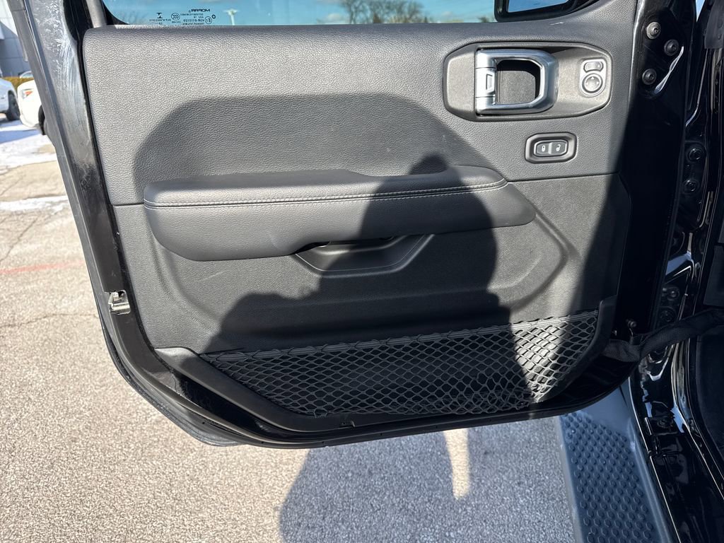 Certified 2018 Jeep Wrangler Unlimited Sahara image 12