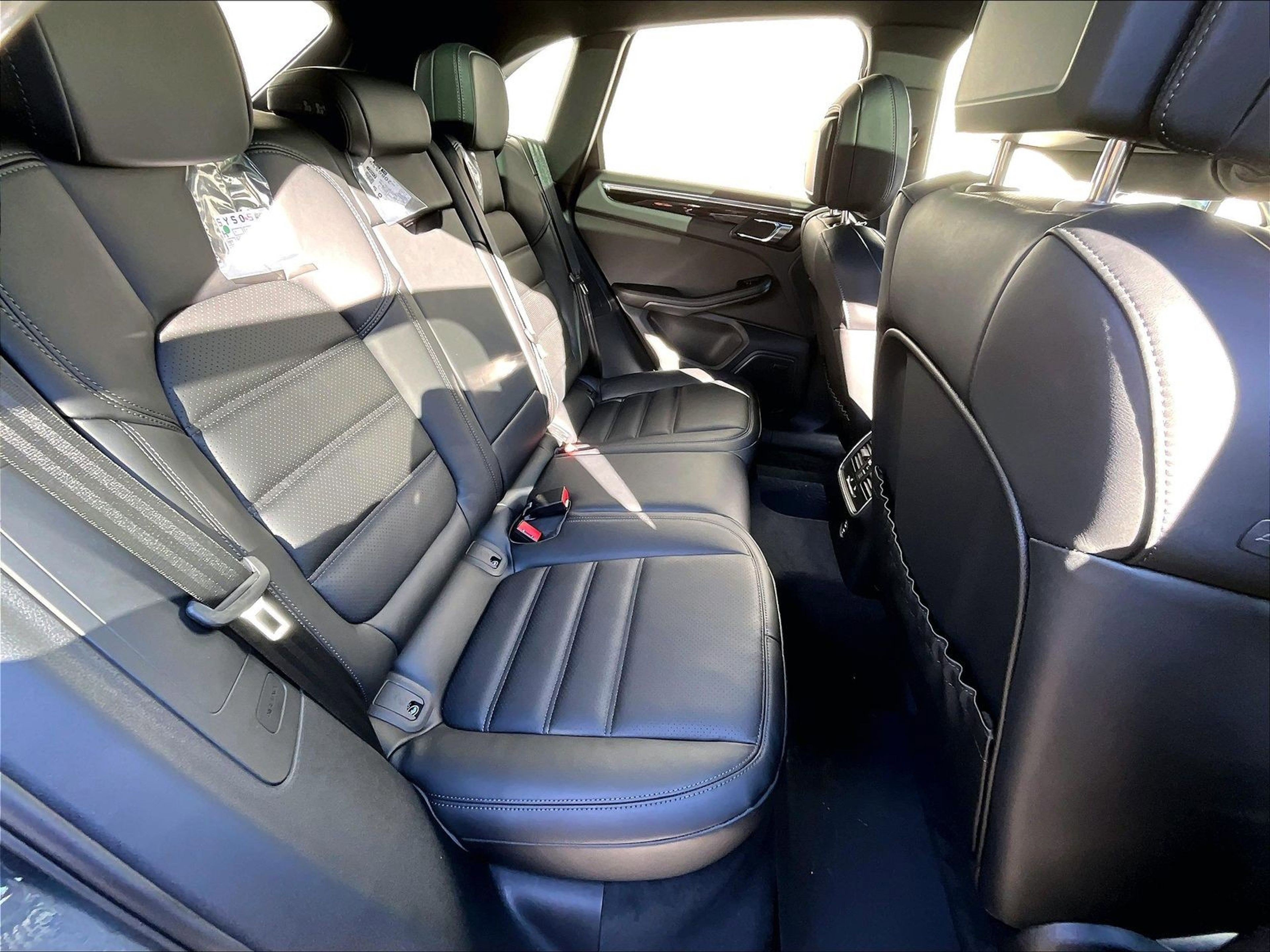 New 2026 Porsche Macan image 21