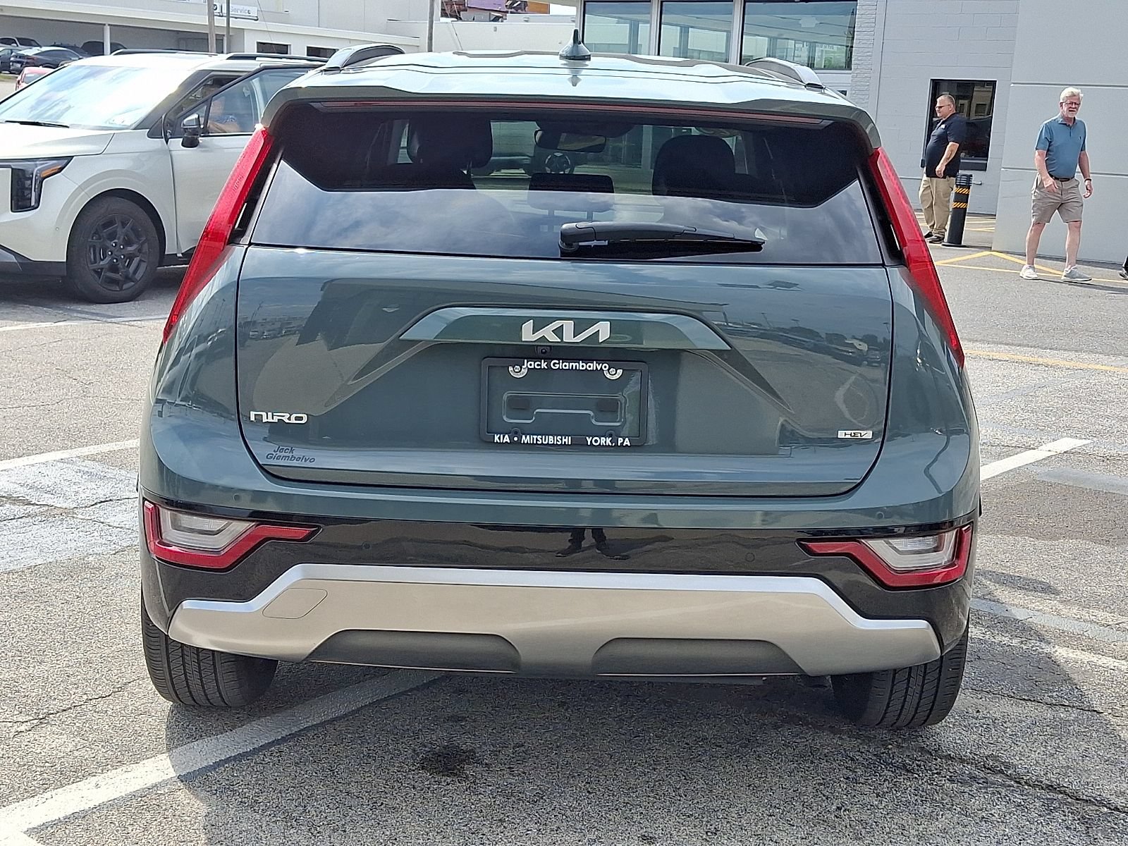 Used 2023 Kia Niro SX Touring FWD image 3