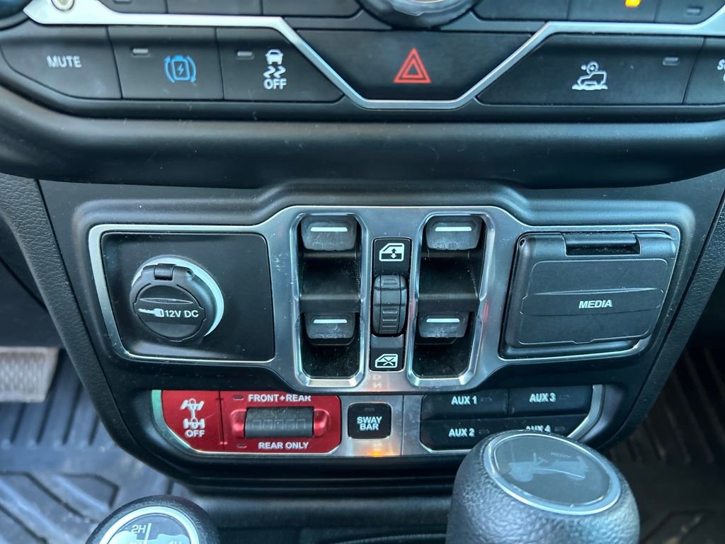Used 2023 Jeep Wrangler Unlimited Rubicon 4xe w/ Cold Weather Group AWD/4WD image 43