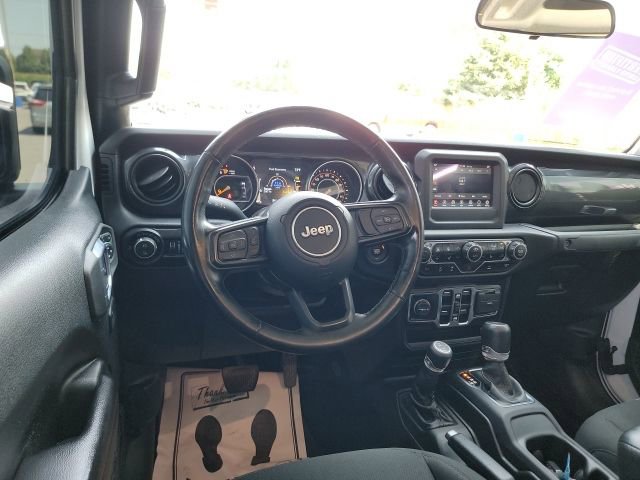 Used 2020 Jeep Gladiator Sport AWD/4WD image 16