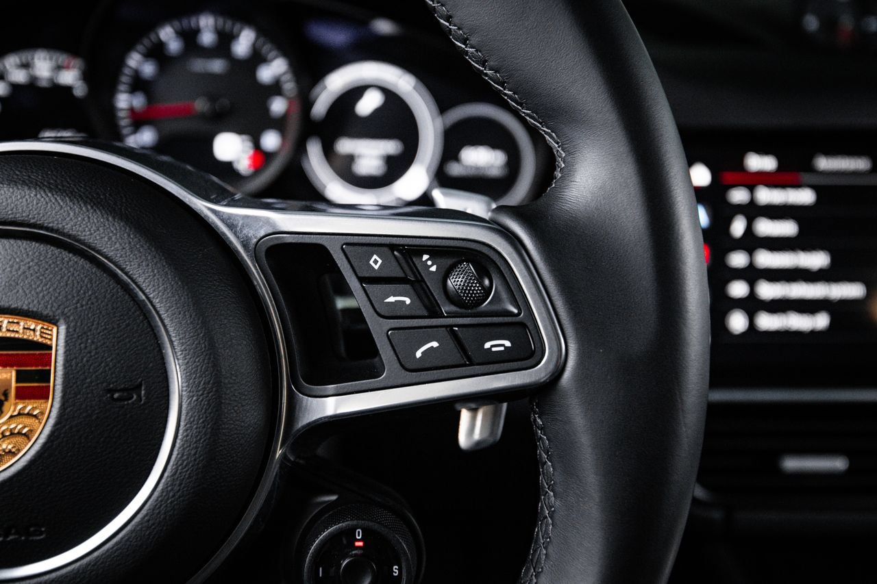Certified 2023 Porsche Cayenne Platinum Edition AWD/4WD image 16
