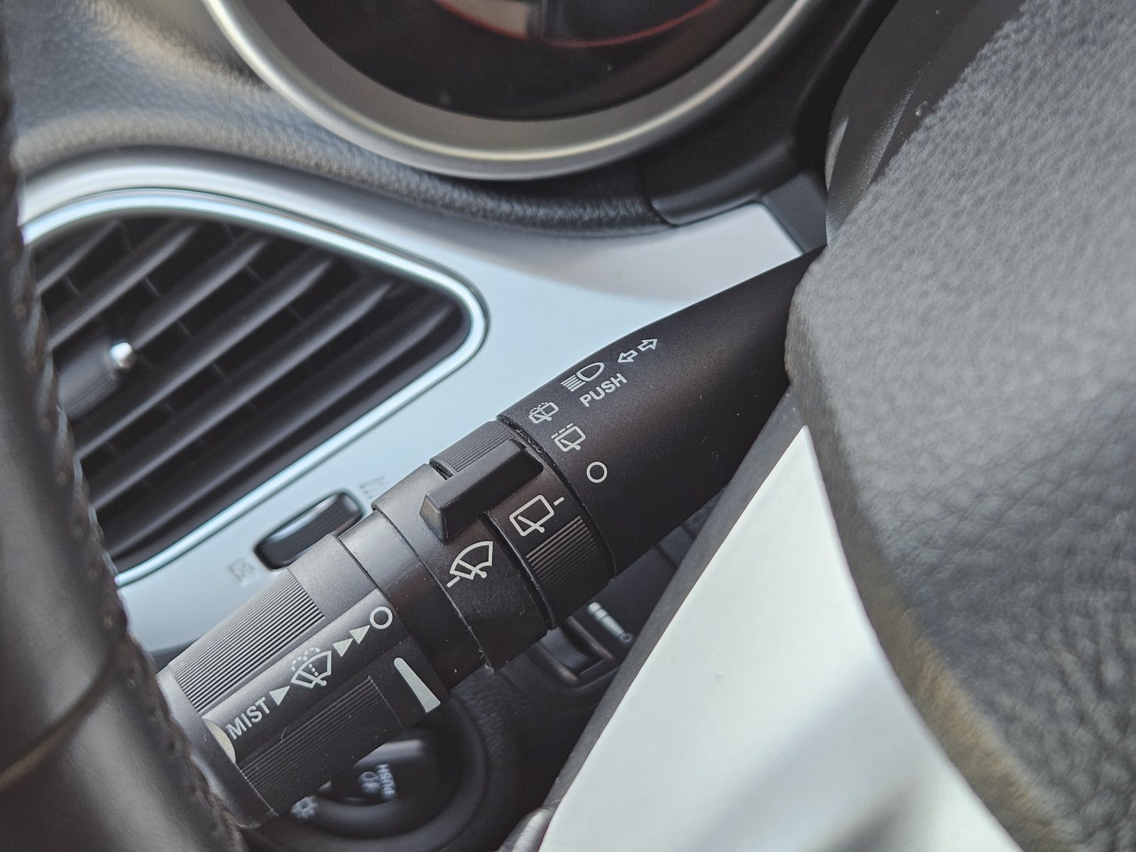 Used 2019 Dodge Journey SE w/ Connectivity Group FWD image 27