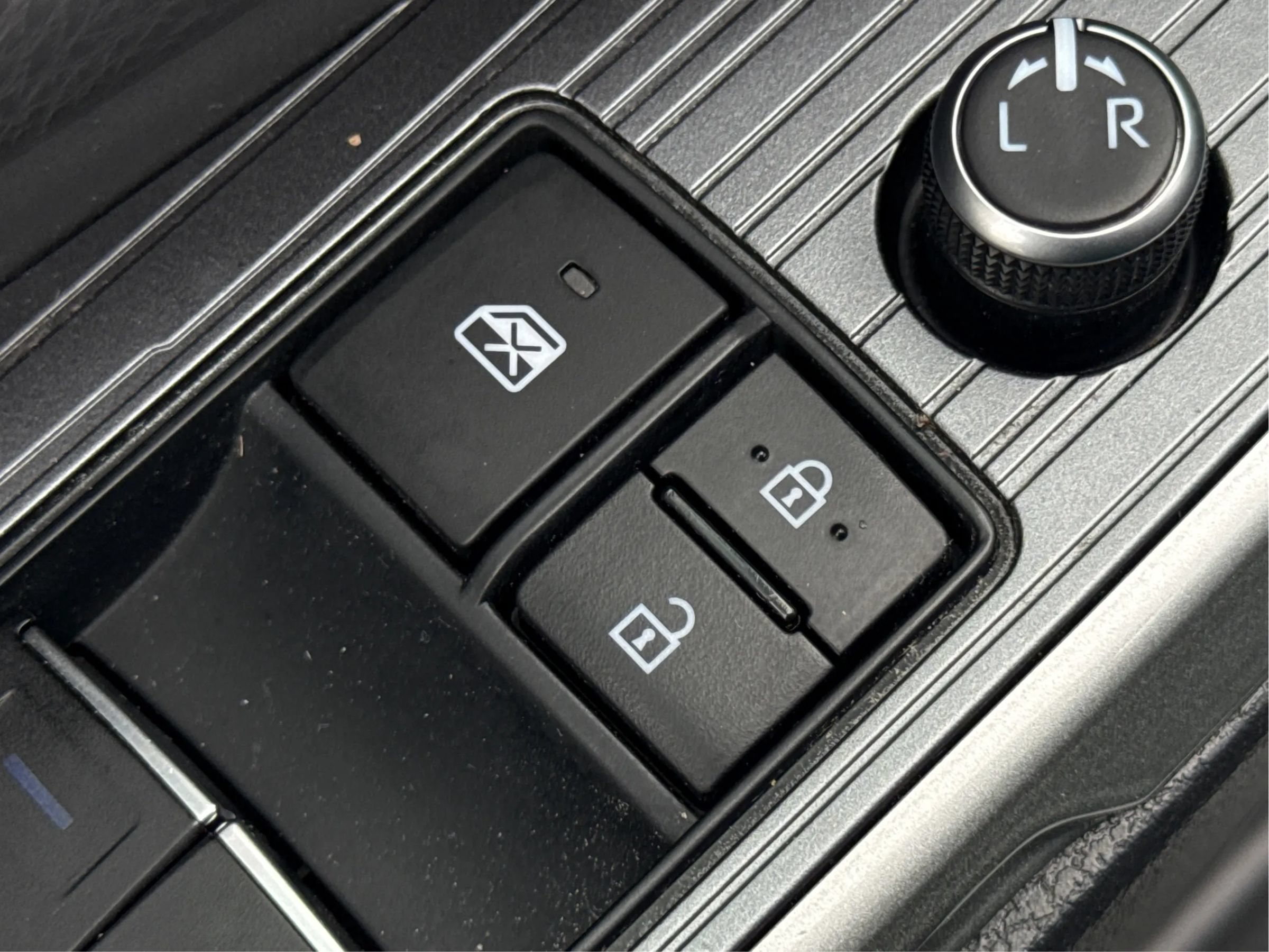 Used 2022 Toyota Sienna XSE FWD image 40