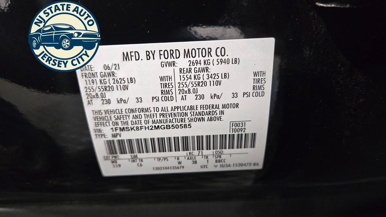 Used 2021 Ford Explorer Limited w/ Equipment Group 301A AWD/4WD image 29