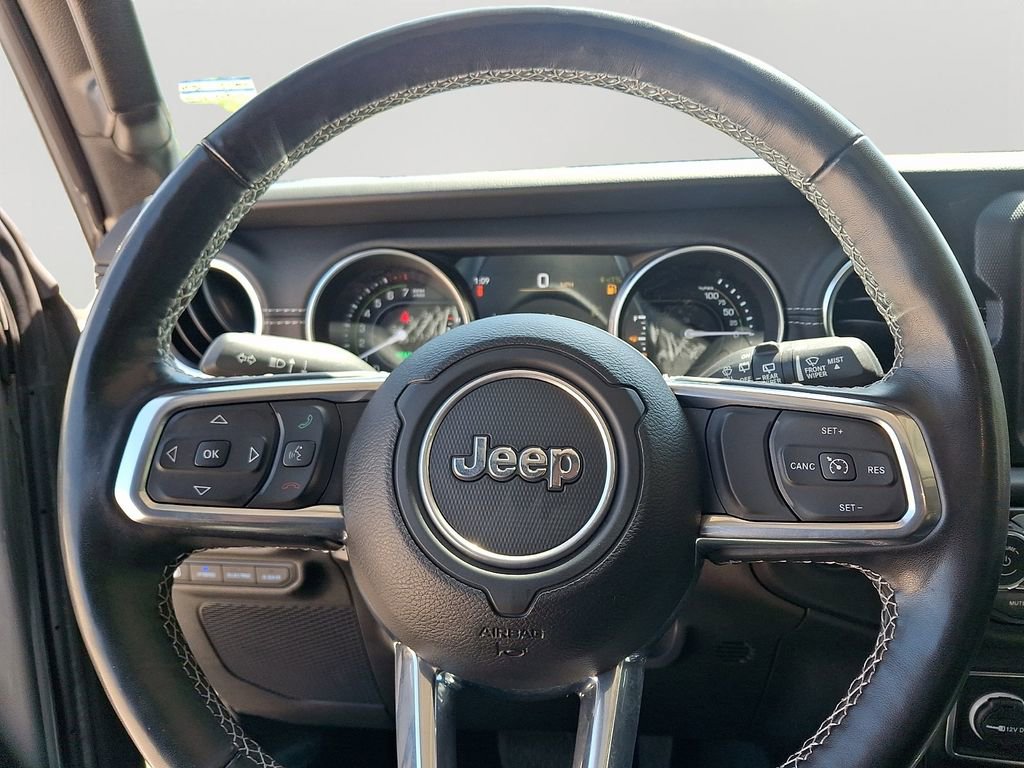 Used 2023 Jeep Wrangler Unlimited Sahara w/ Cold Weather Group AWD/4WD image 19