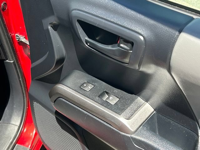 Used 2019 Toyota Tacoma SR5 AWD/4WD image 29