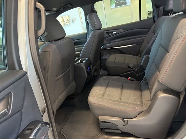 Used 2024 Chevrolet Traverse Z71 image 16