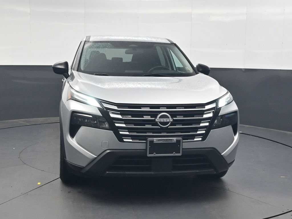 Used 2024 Nissan Rogue S AWD/4WD image 9