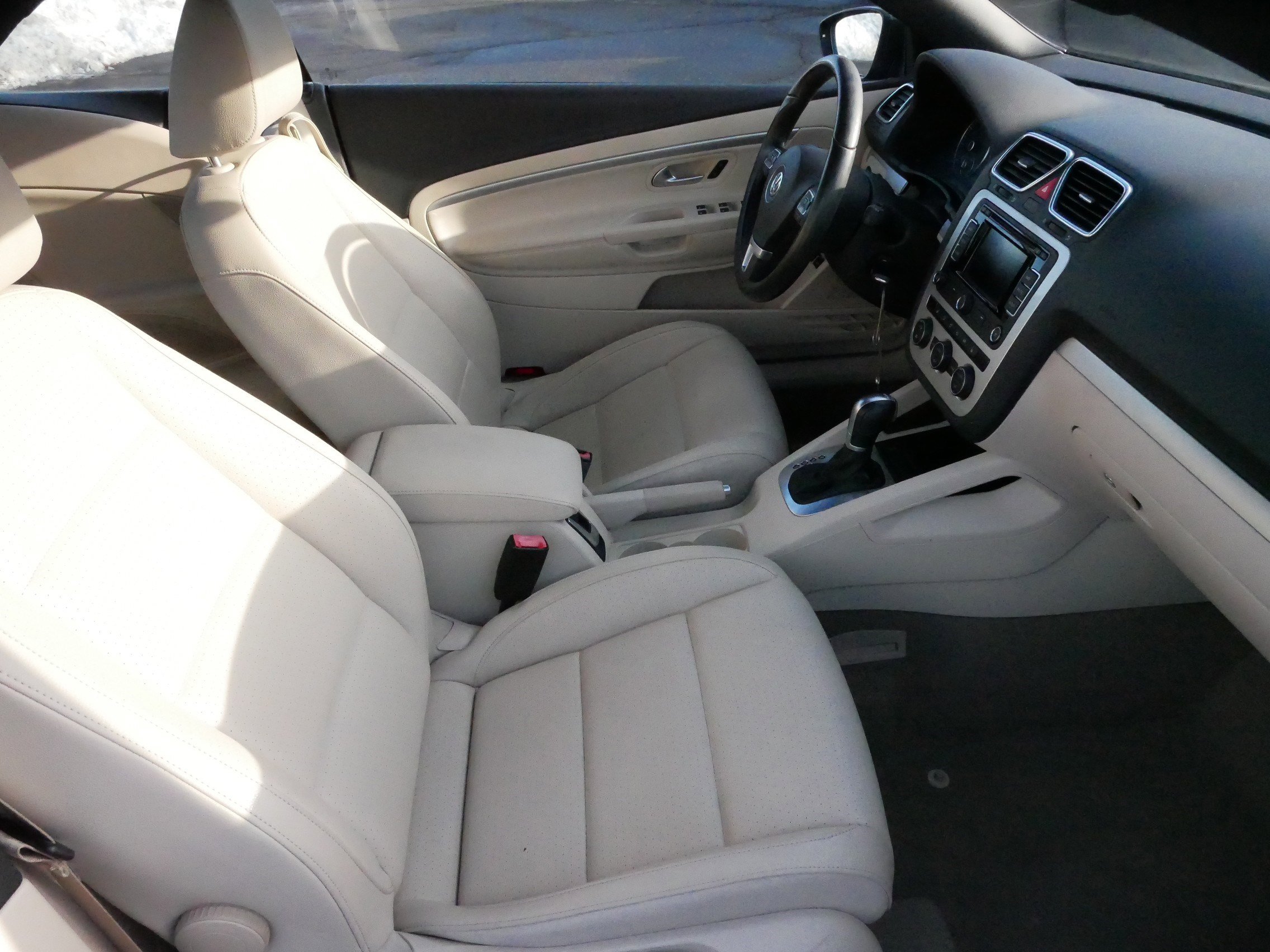 Used 2016 Volkswagen Eos Komfort image 11