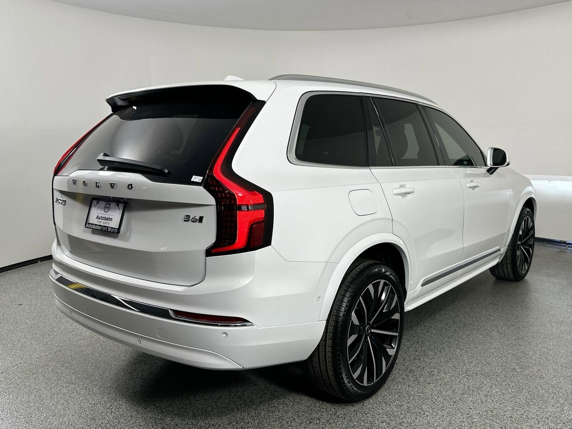 New 2026 Volvo XC90 B6 Ultra image 4