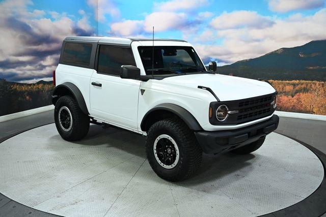 Used 2023 Ford Bronco 2-Door w/ Sasquatch Package AWD/4WD image 1