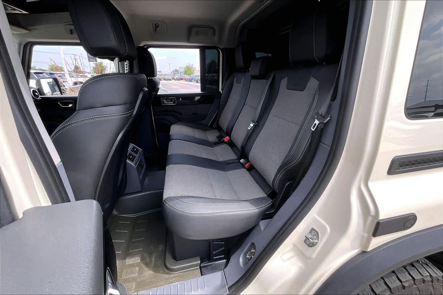 Used 2024 INEOS Grenadier Fieldmaster Edition AWD/4WD image 21