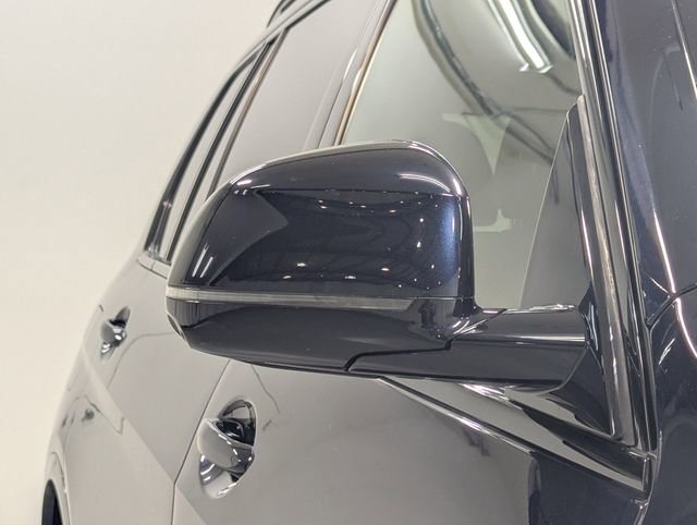 Used 2021 BMW X7 M50i image 34