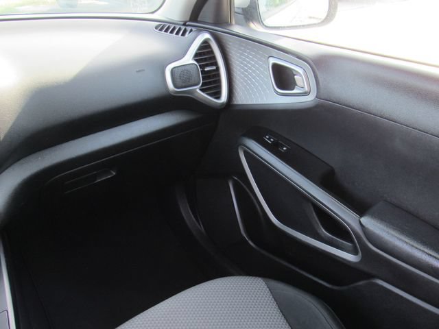 Used 2020 Kia Soul LX FWD image 18