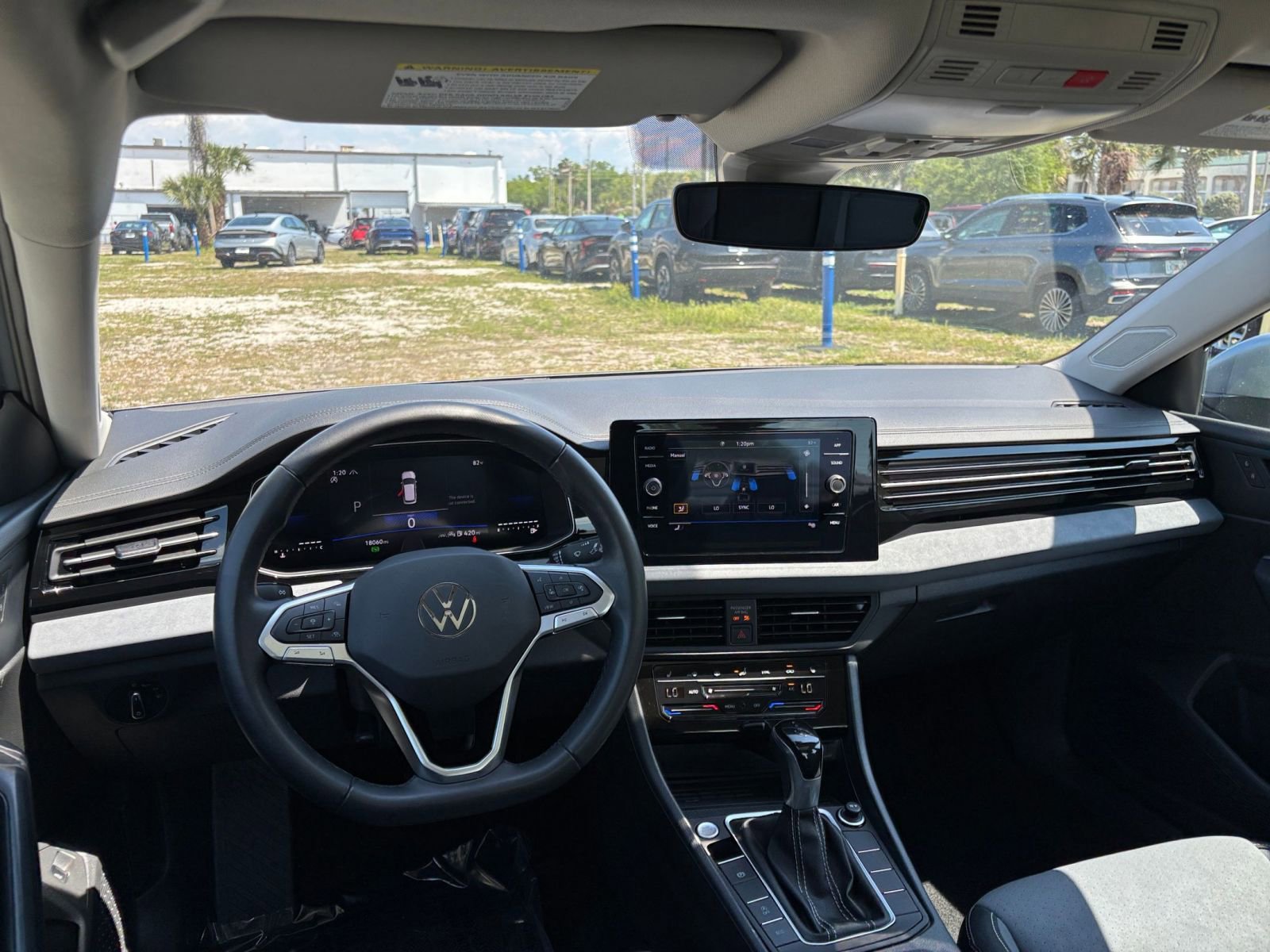 Used 2025 Volkswagen Jetta SE image 35