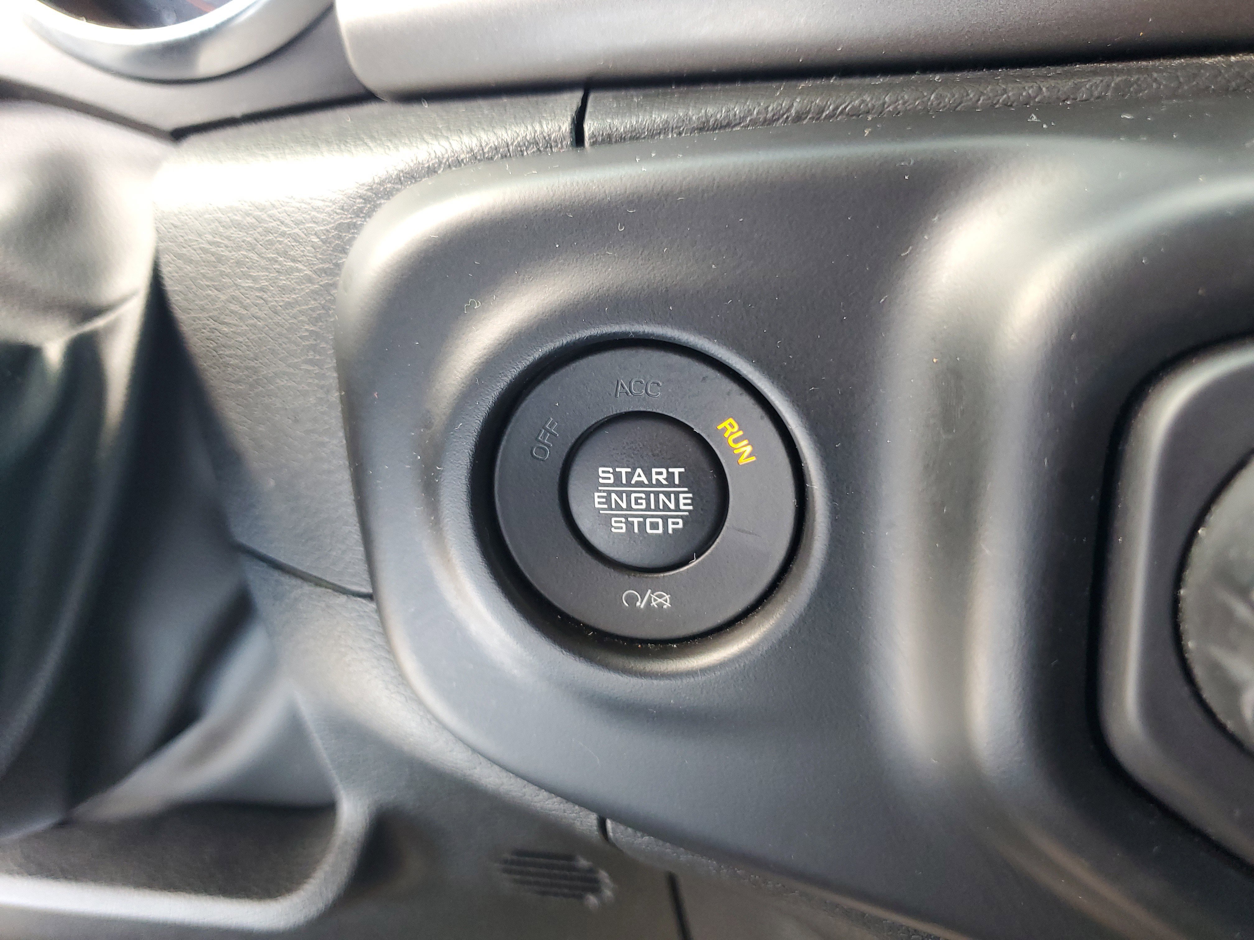 Used 2023 Jeep Wrangler Sport image 21