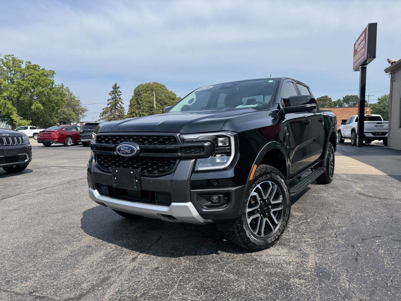 Used 2024 Ford Ranger Lariat w/ FX4 Off-Road Package image 2
