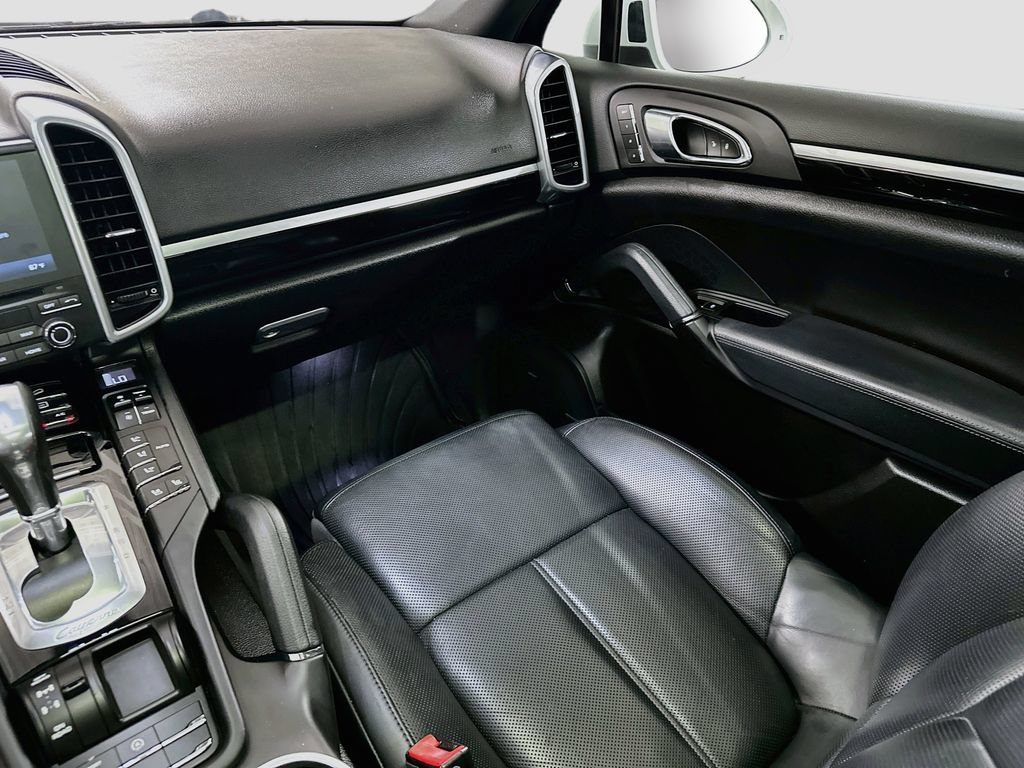 Certified 2018 Porsche Cayenne Platinum Edition AWD/4WD image 24