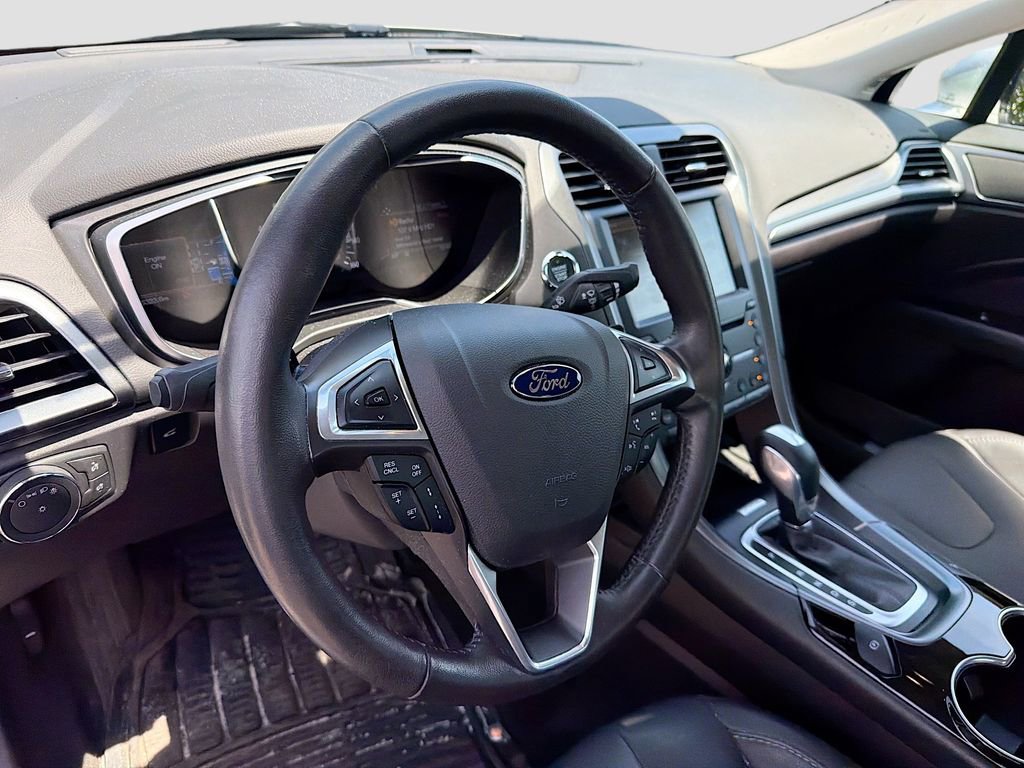 Used 2016 Ford Fusion Titanium AWD/4WD image 9