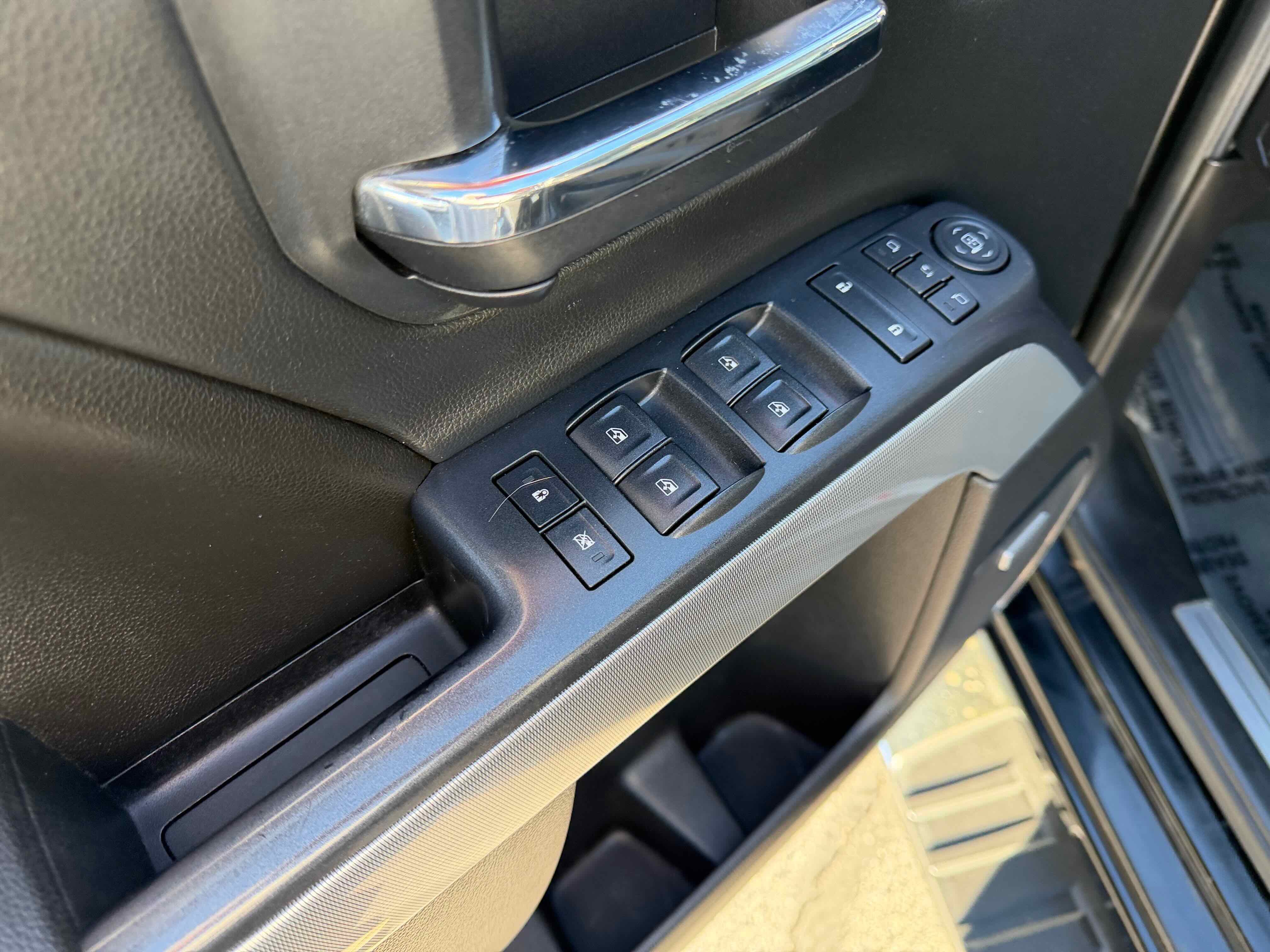 Used 2015 Chevrolet Silverado 2500 LTZ w/ LTZ Plus Package image 18