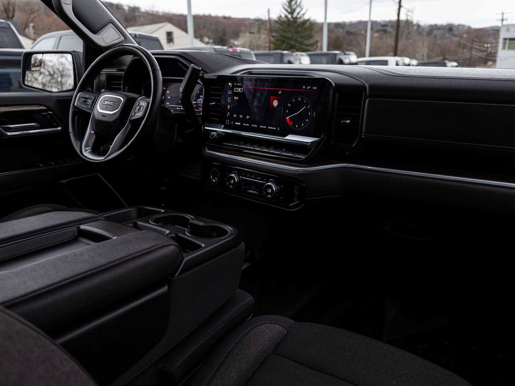 Used 2024 GMC Sierra 1500 Elevation w/ LPO, Elevation Black Package AWD/4WD image 30