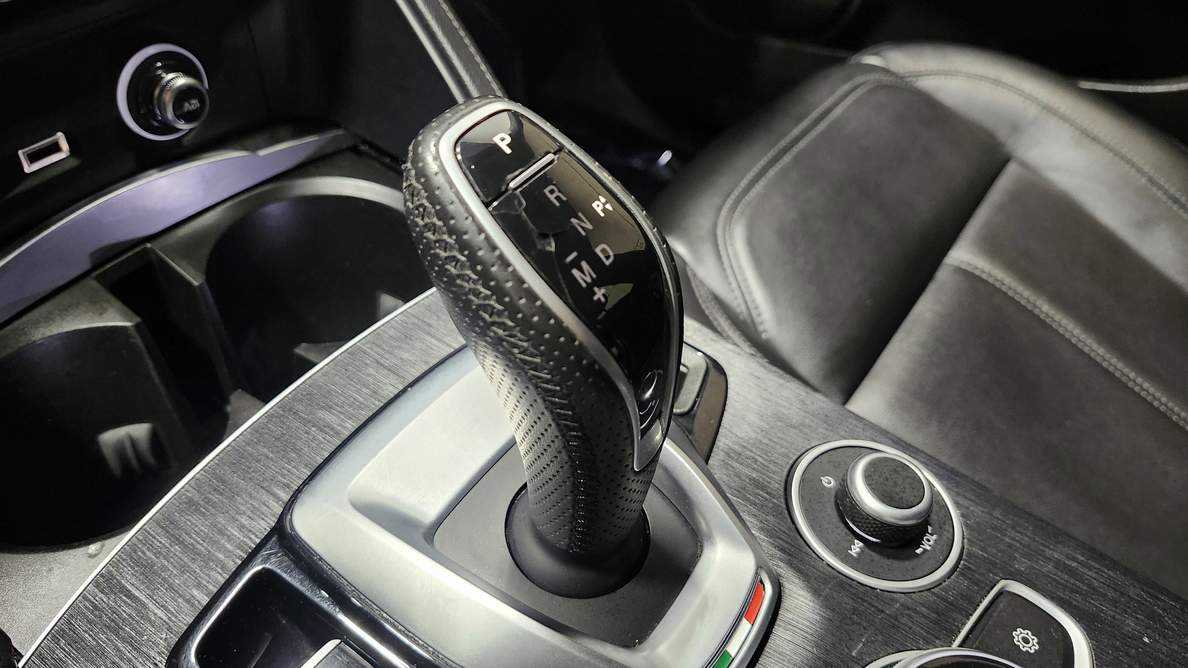 Used 2022 Alfa Romeo Stelvio Sprint image 32