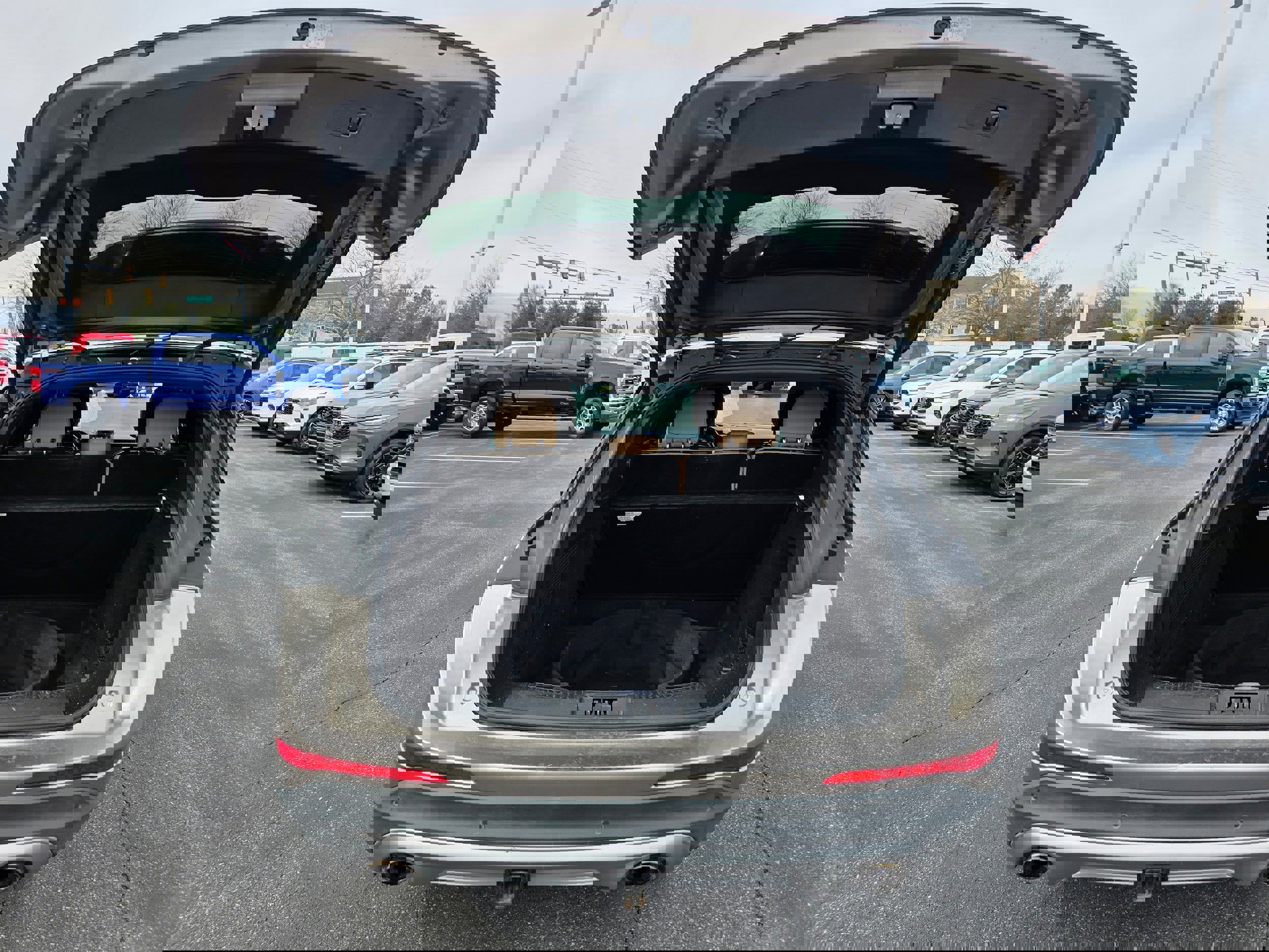 Used 2020 Lincoln Corsair Reserve w/ Equipment Group 201A image 9