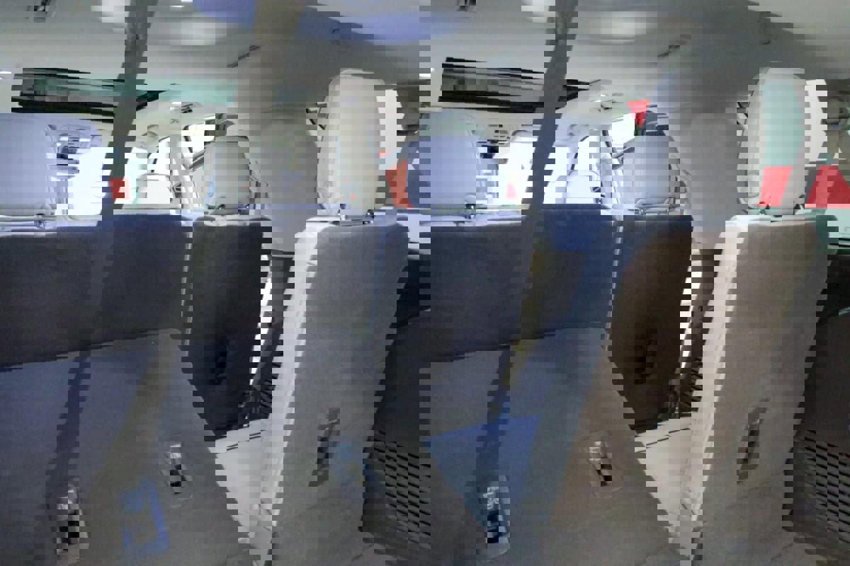 Used 2022 GMC Yukon Denali w/ Denali Premium Package image 28