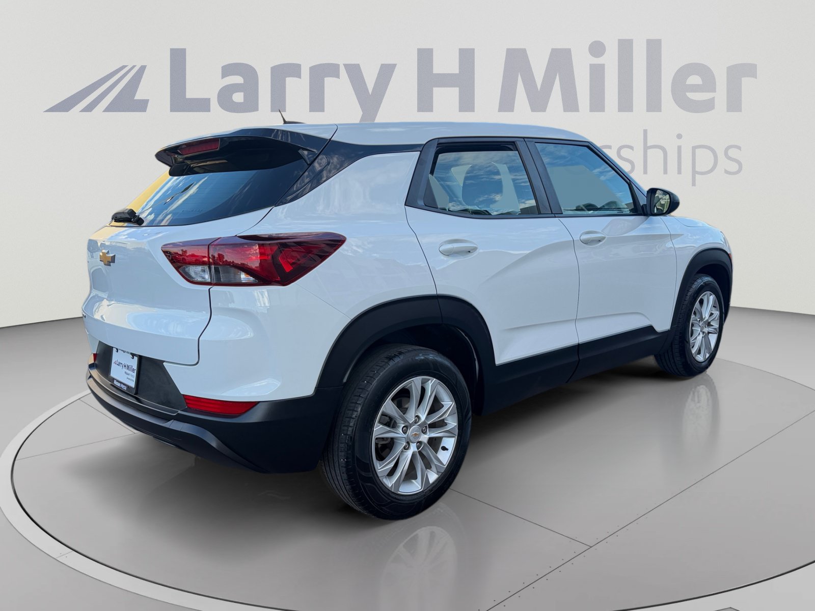 Used 2023 Chevrolet TrailBlazer LS FWD image 5