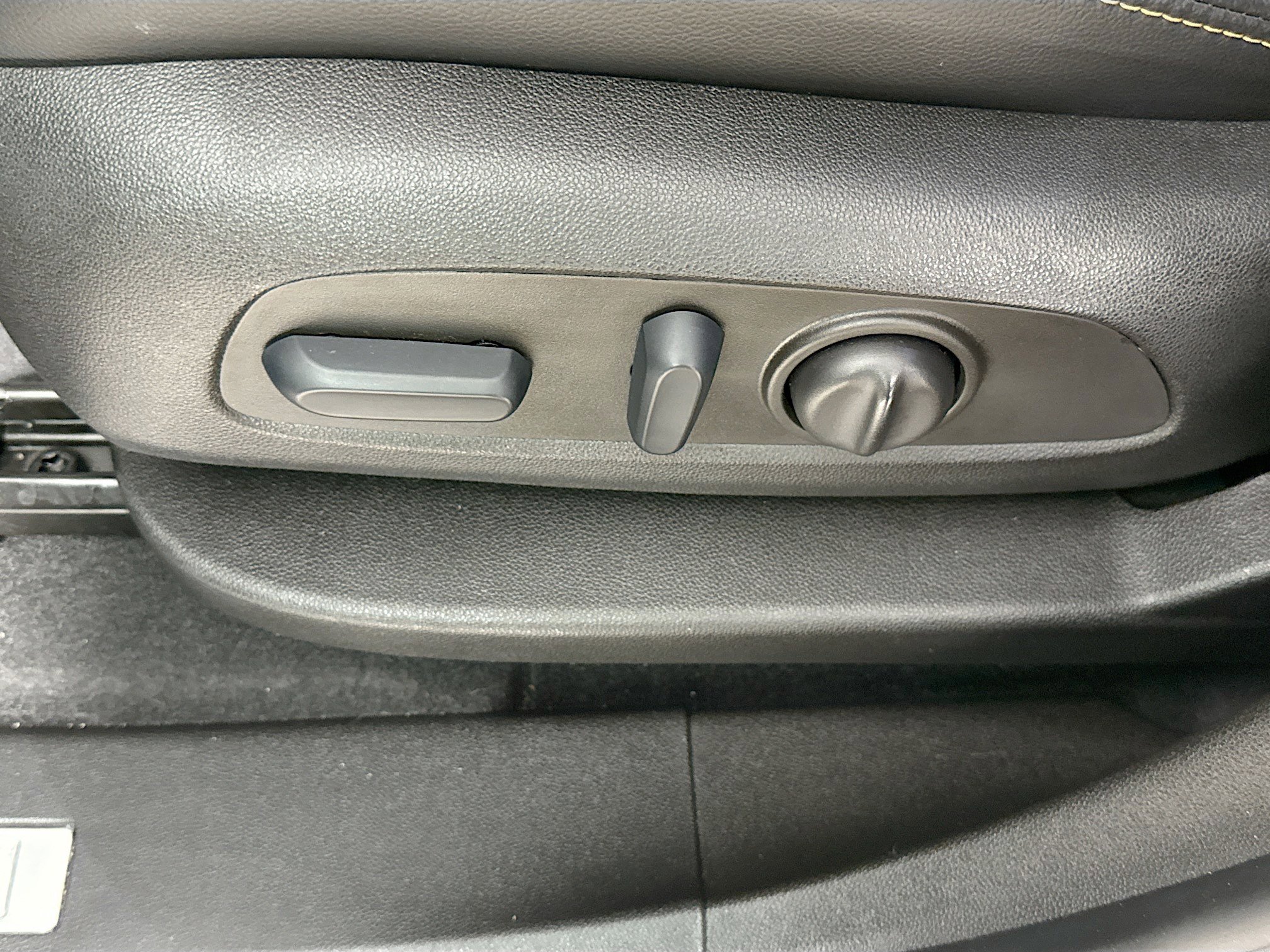 Used 2022 Chevrolet Equinox Premier image 24