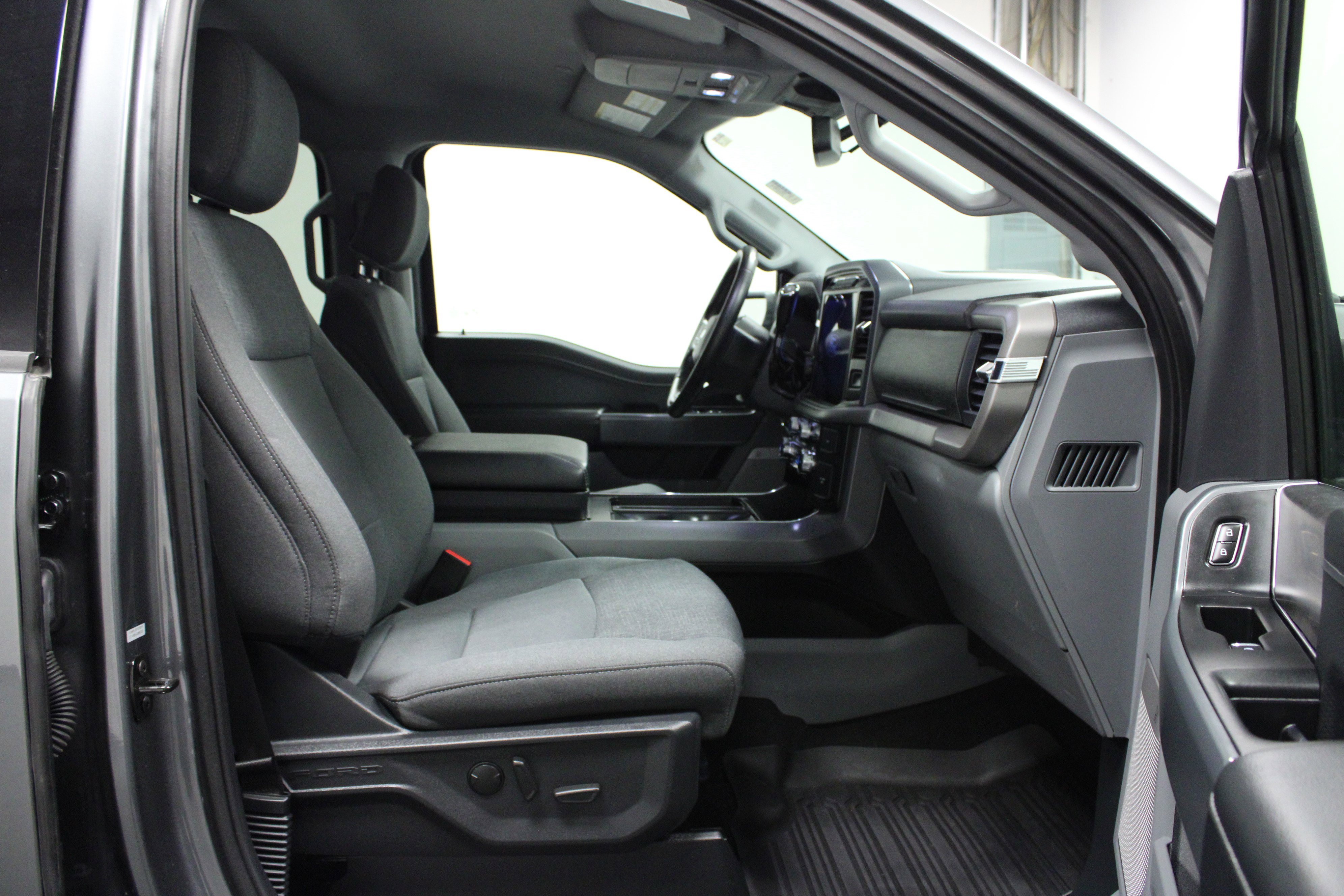 Used 2024 Ford F150 XLT w/ Equipment Group 303A High image 16